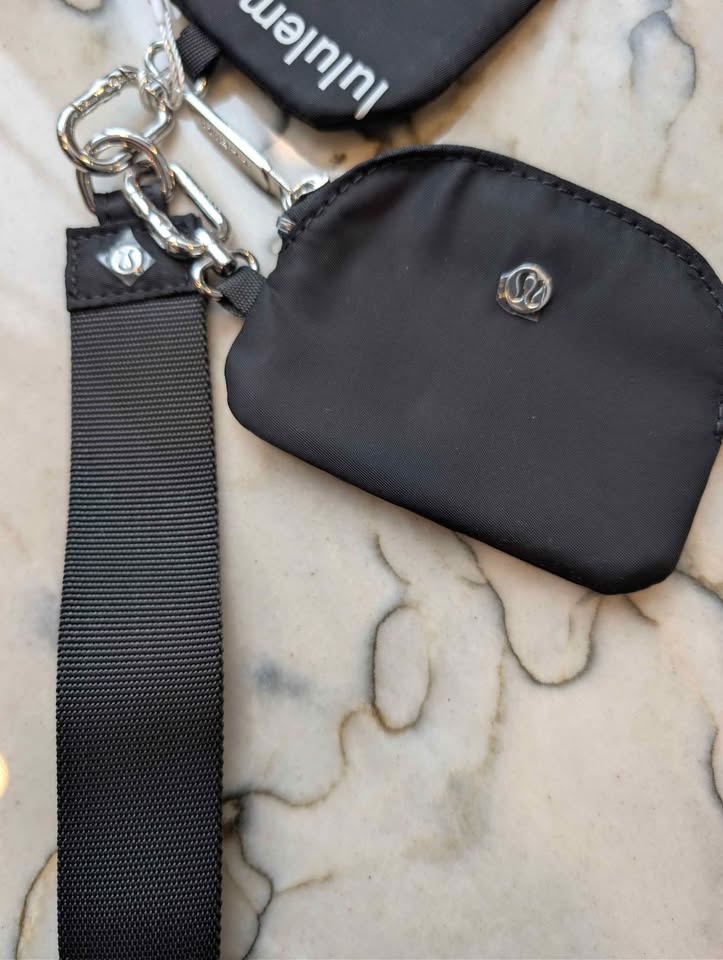 Lululemon Dual Pouch Wristlet - photo 4