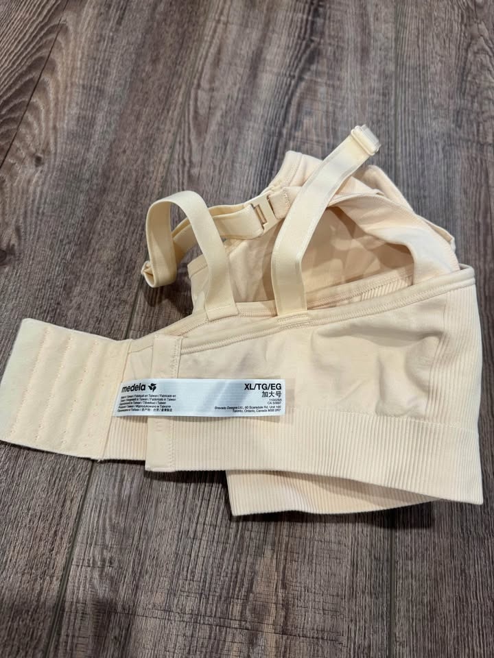 Brand new Medela nursing bra - XL size - photo 2