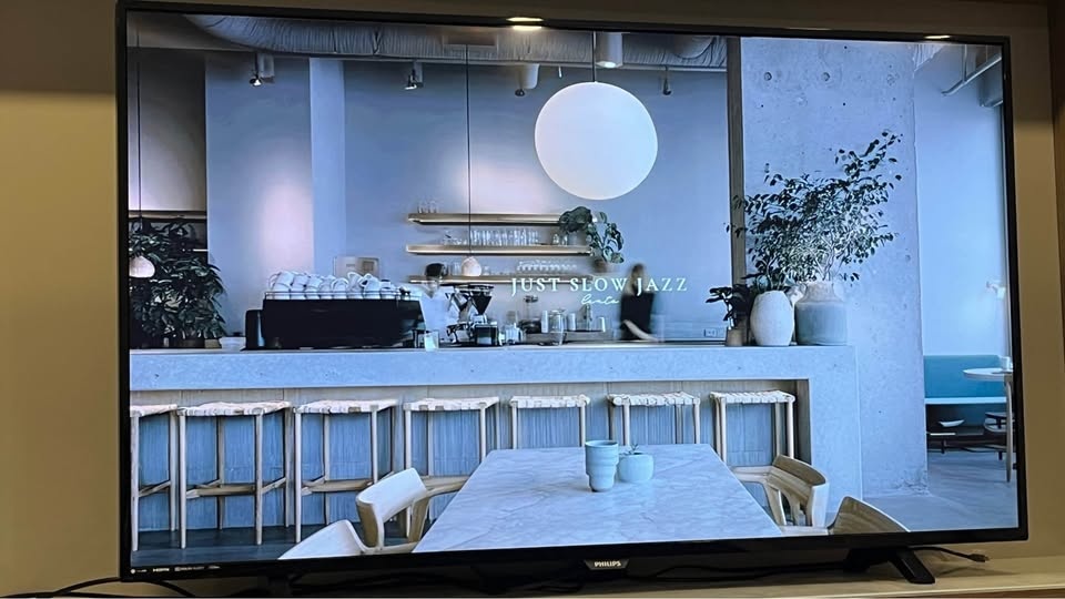55” Philips 4K Smart TV - photo 2