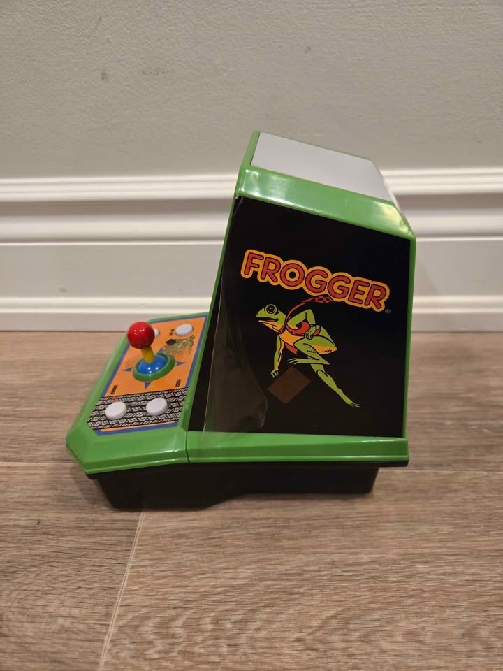 Frogger Tabletop Arcade Game - 80s Classic - photo 2