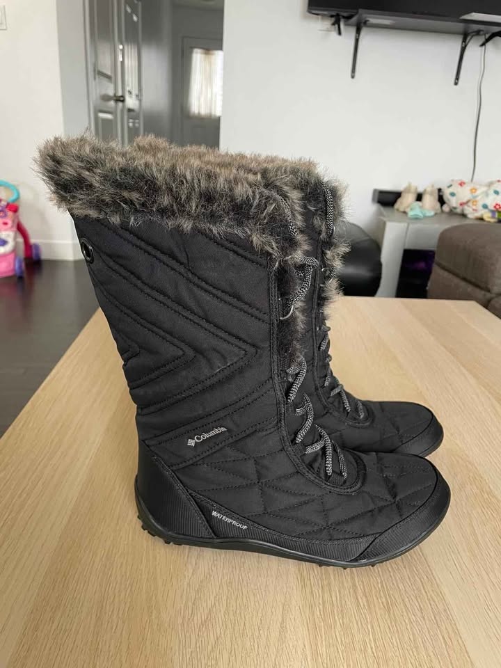 Brand new Columbia women winter boots (size 8) - photo 2