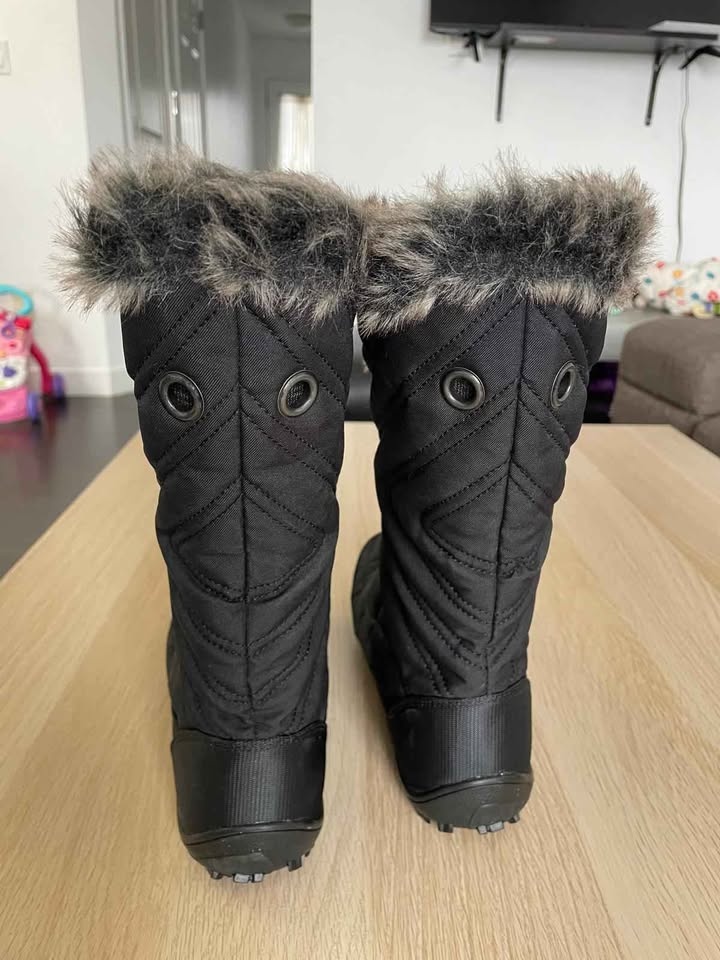 Brand new Columbia women winter boots (size 8) - photo 3