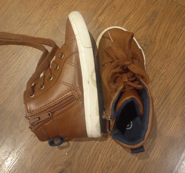 Cat & Jack Toddler Shoes Size 8 - photo 2