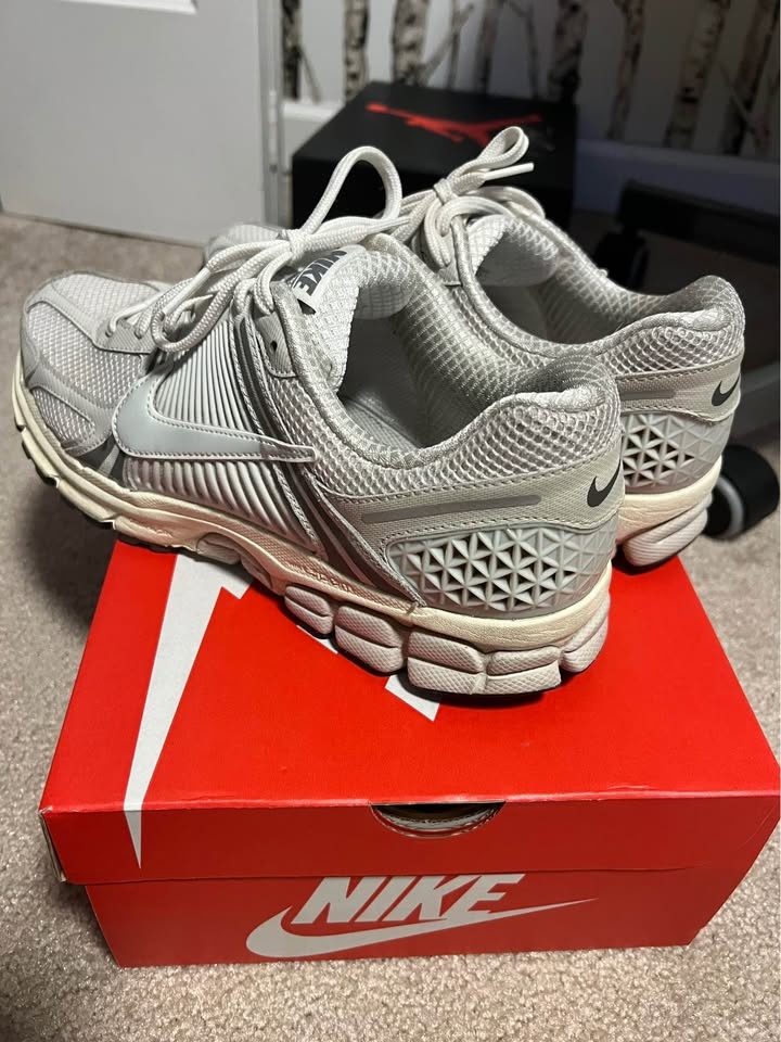 Nike Zoom Vomero 5 - photo 2