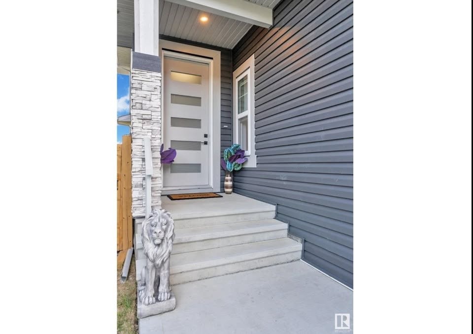 All-Inclusive 1-Bed Room  with Private Washroom – $700 - photo 5