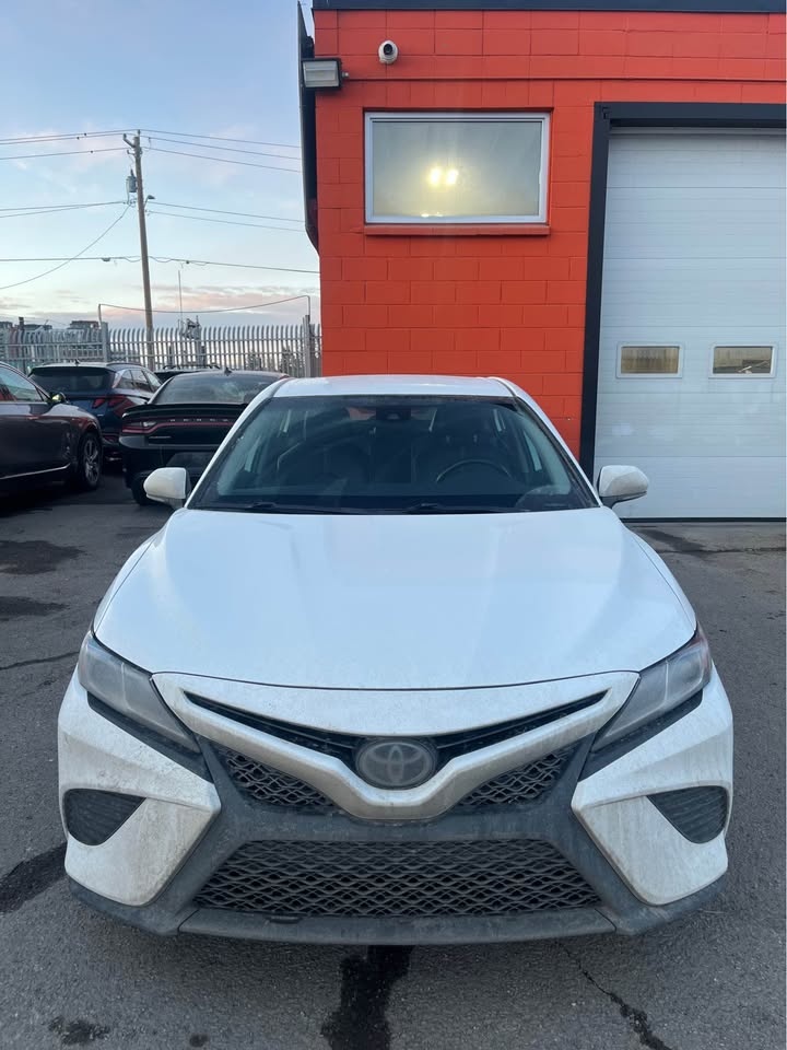 2022 Toyota Camry - photo 2