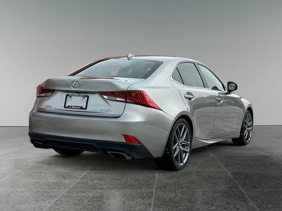 2017 Lexus IS - photo 5