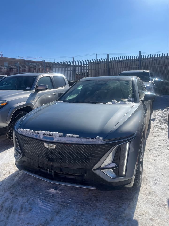 2024 Cadillac LYRIQ - photo 2