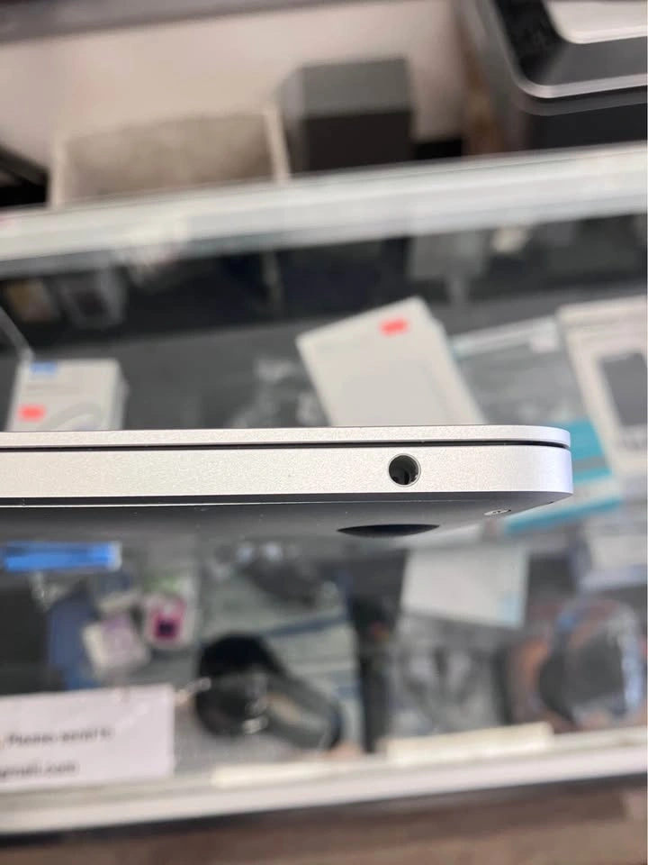 MacBook Pro 13 inch 2017 - photo 4