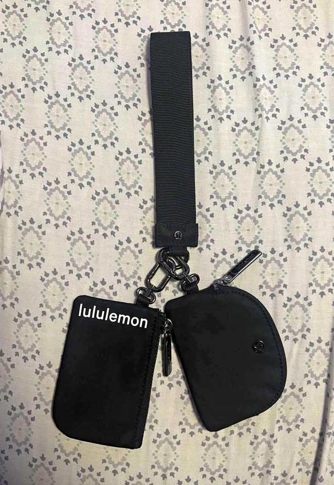 Dual pouch wristlet - Black