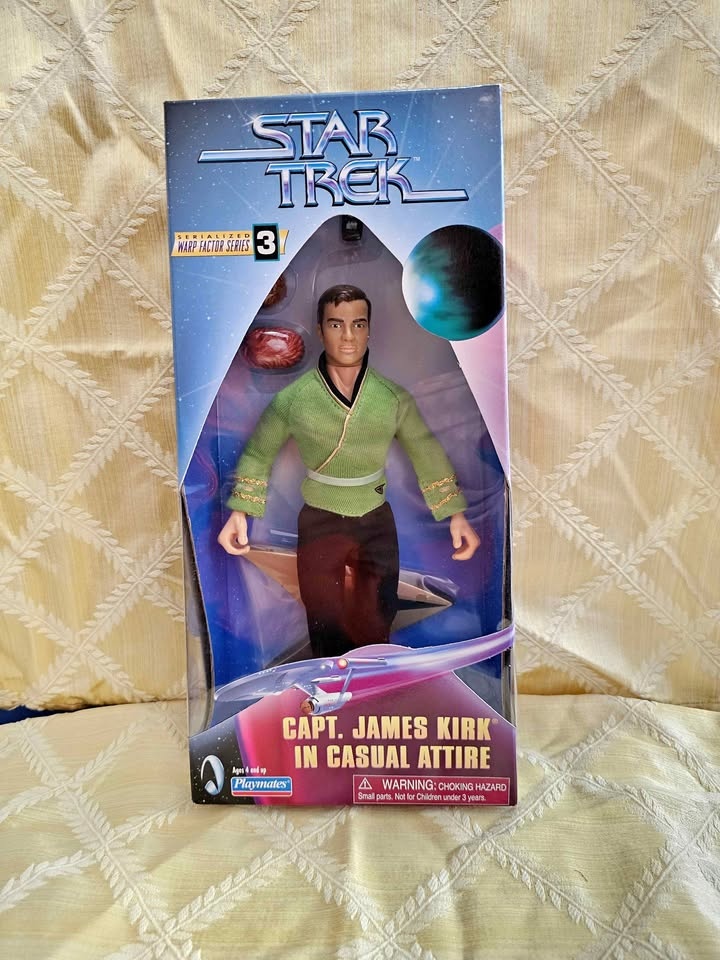 1998 Star Trek Capt James Kirk 9" Action Figure Playmates