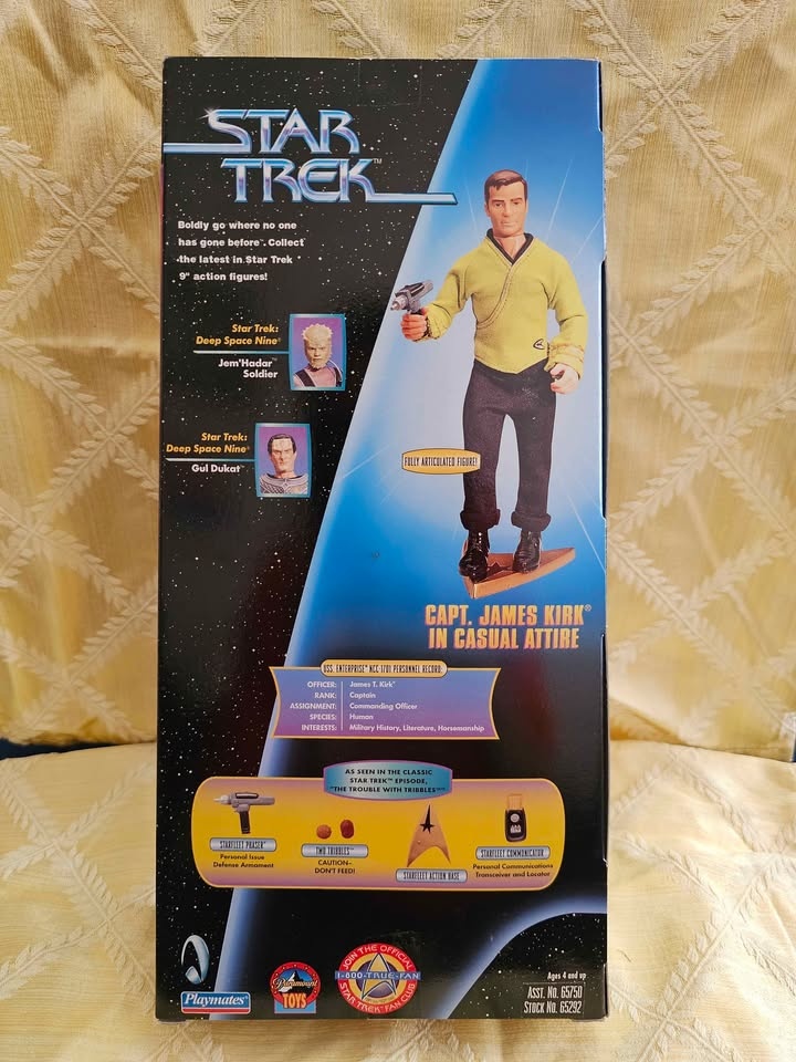 1998 Star Trek Capt James Kirk 9" Action Figure Playmates - photo 2