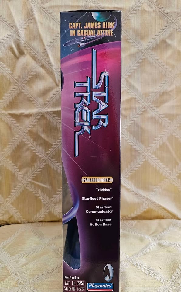 1998 Star Trek Capt James Kirk 9" Action Figure Playmates - photo 3