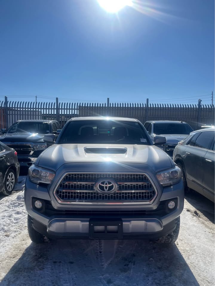 2016 Toyota Tacoma SR5 Double Cab V6 - photo 2