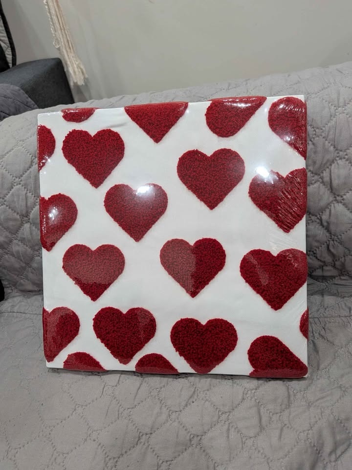 Brand new 2 pcs 3D tufted heart framed decor - photo 4