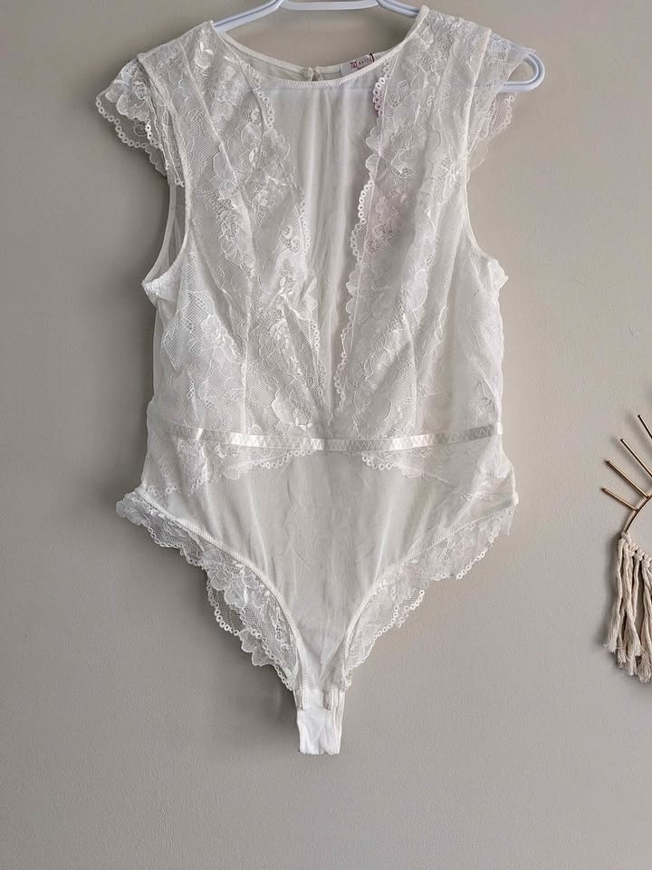 Brand new plus size beautiful women's lace bodysuit top