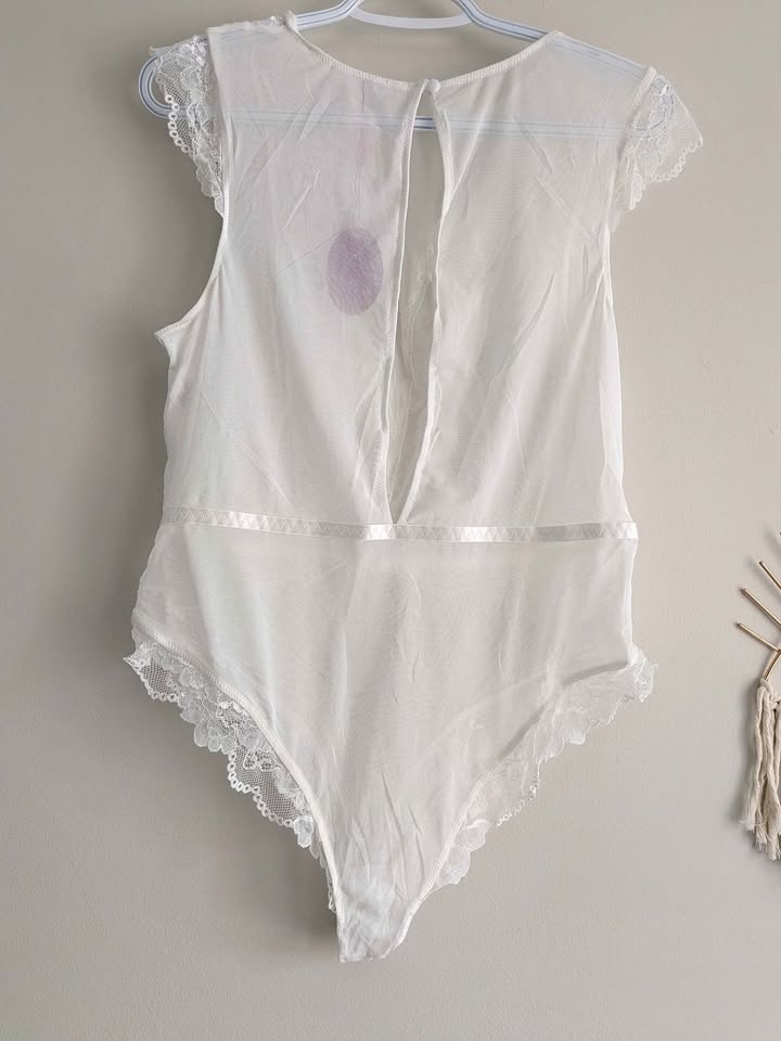 Brand new plus size beautiful women's lace bodysuit top - photo 4