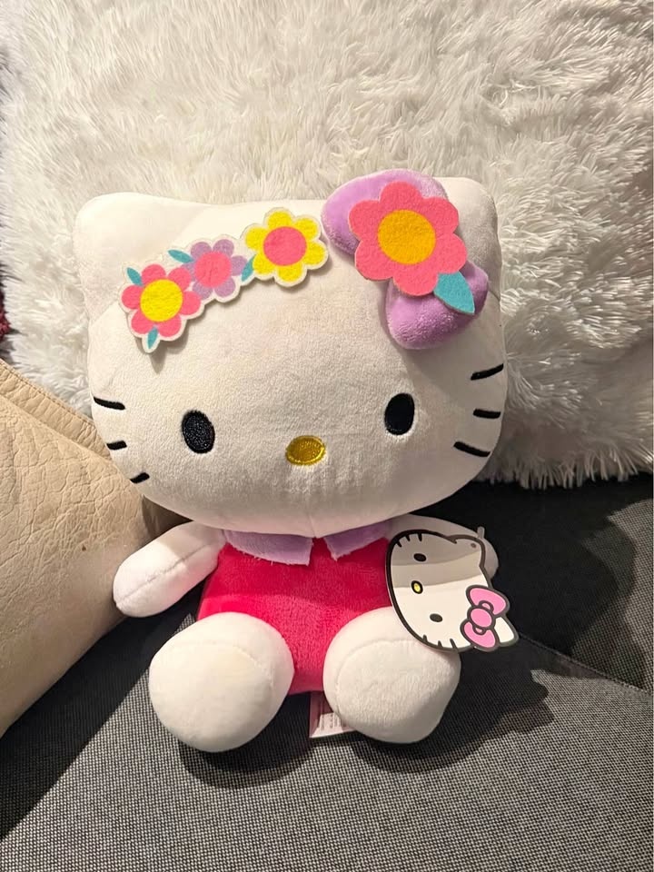 Hello Kitty Flower Crown Plush