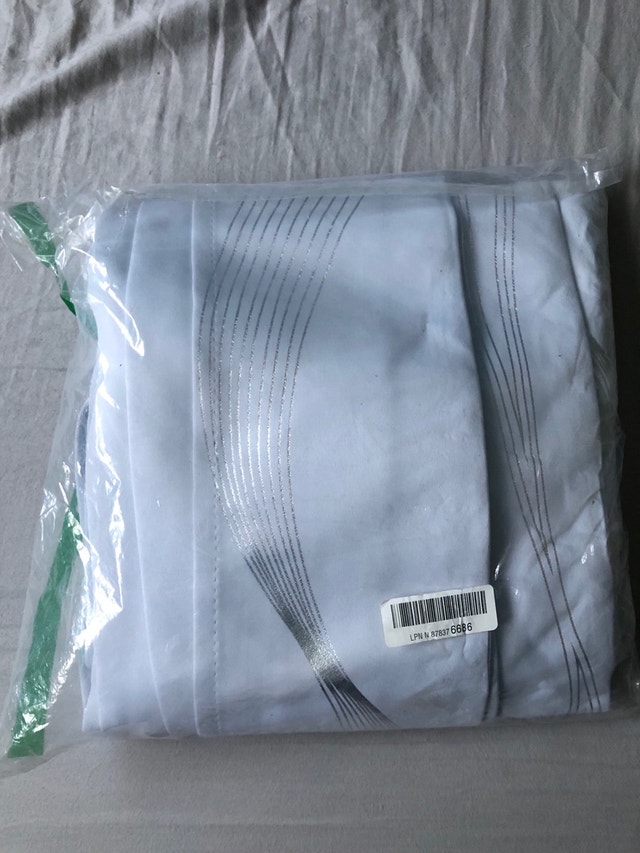 Deconovo Drapes (2 Panels) - Brand New - High Quality!!