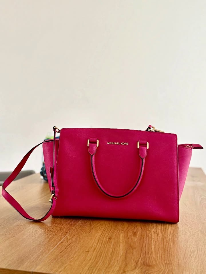 Michael Kors Leather Crossbody Bag