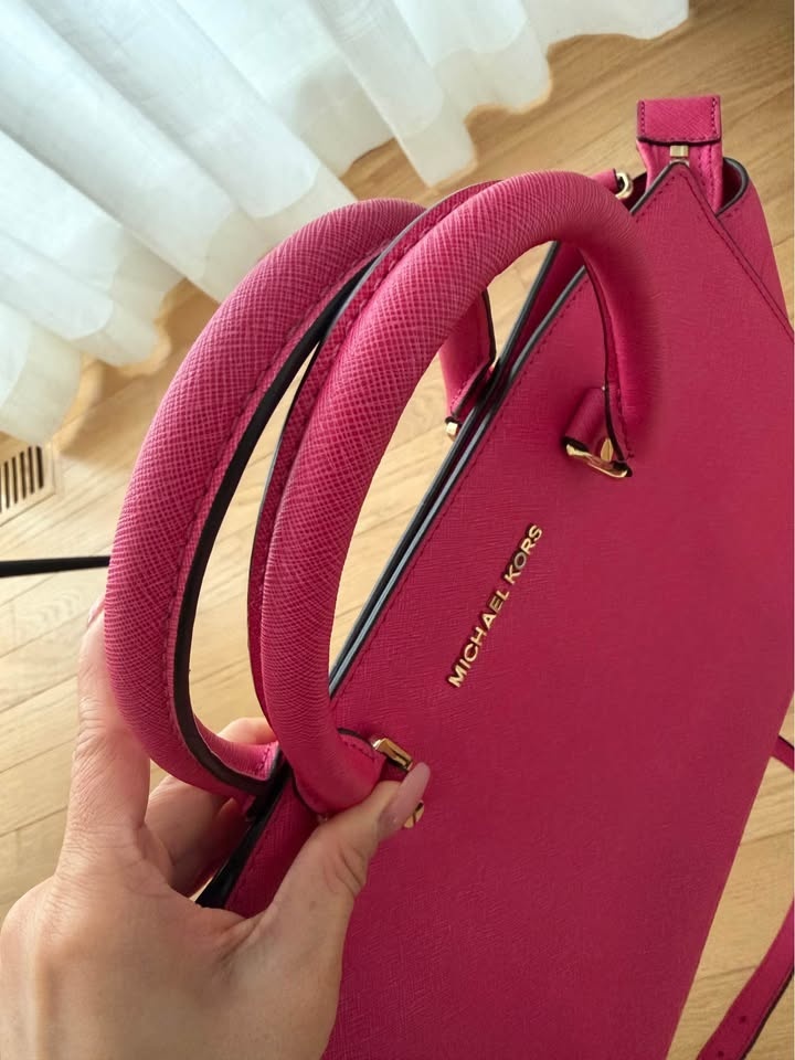 Michael Kors Leather Crossbody Bag - photo 5