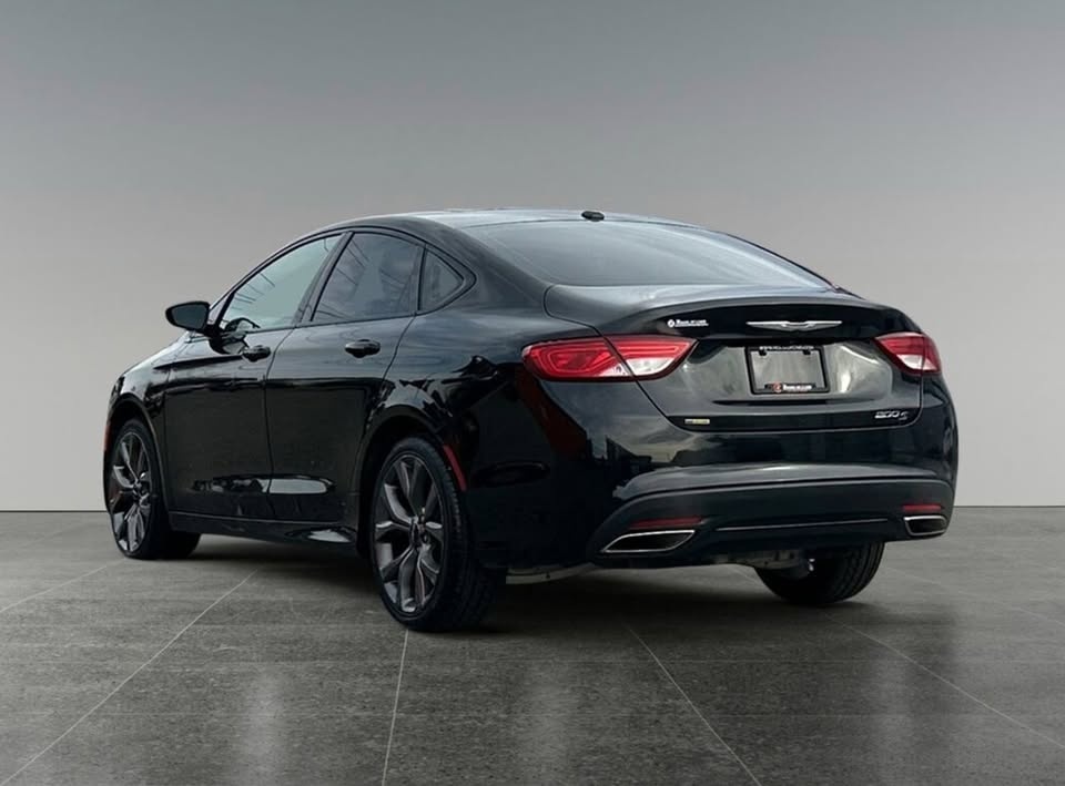 2015 Chrysler 200 FWD S - photo 3