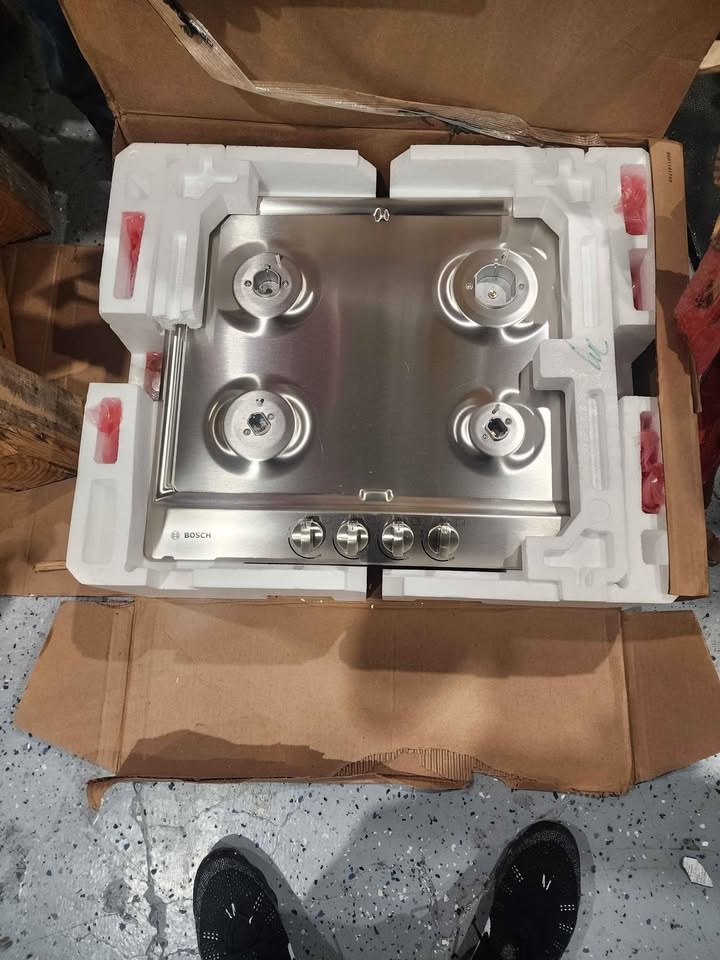 Bosch Gas Cook Top - photo 2