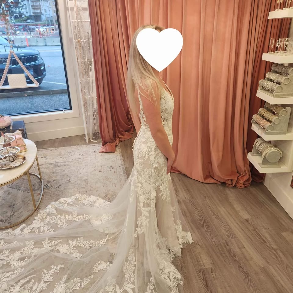 Wedding Dress - photo 3