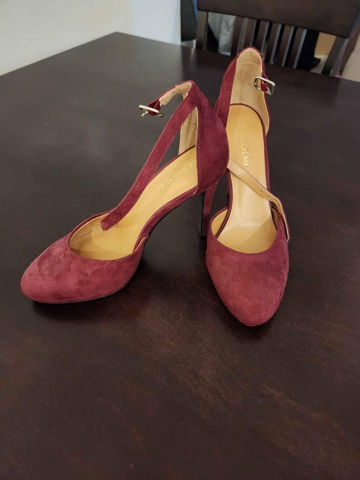 Burgundy Le Chateau Shoes Size 6 - photo 3
