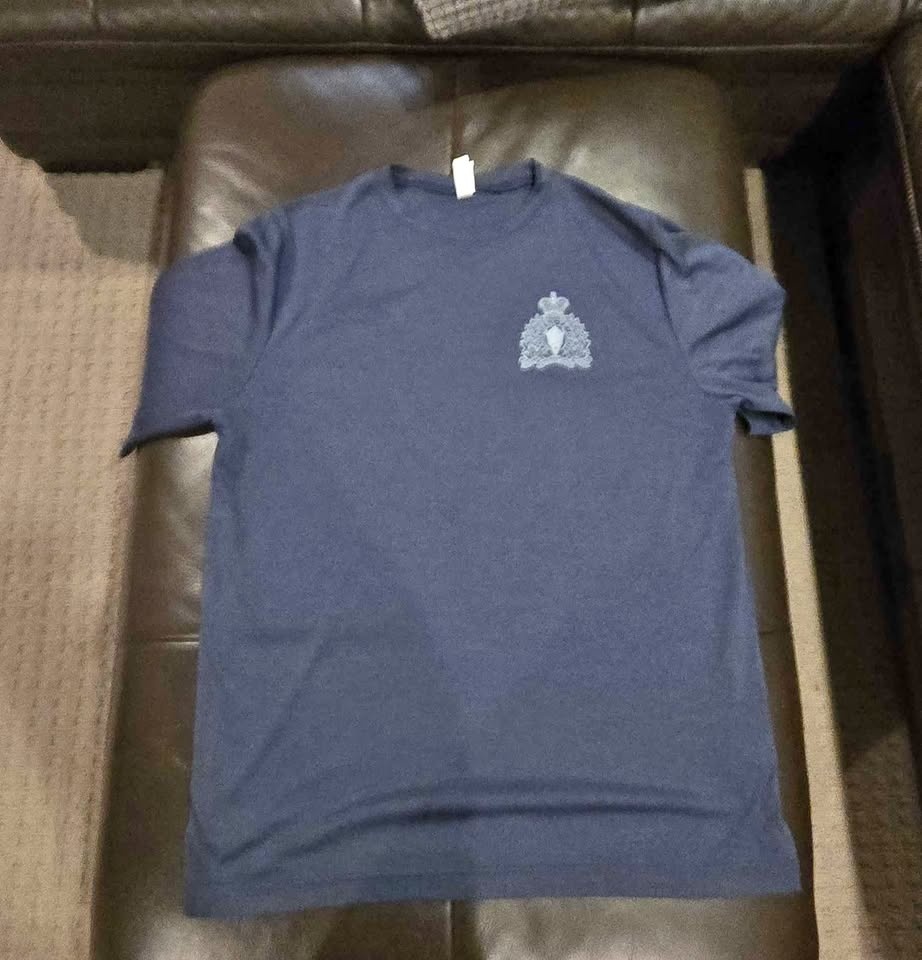 RCMP t-shirt size m