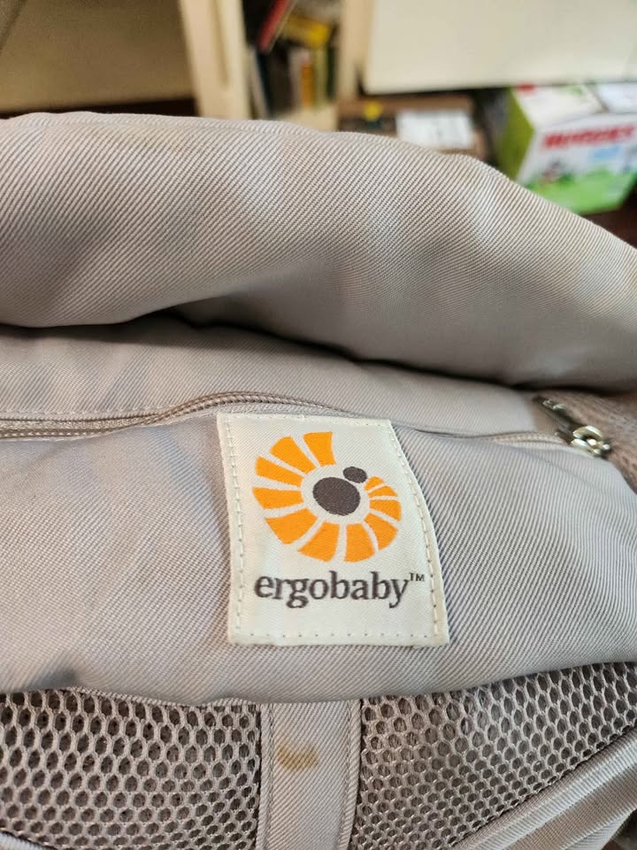 Ergobaby Baby Carrier - photo 3