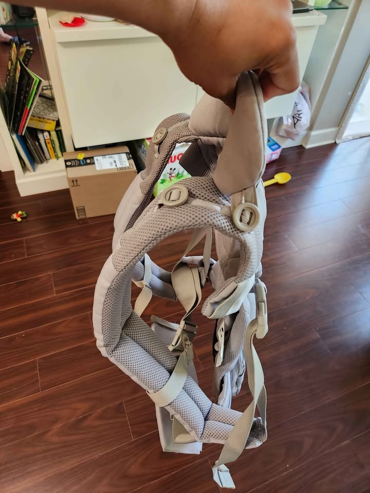 Ergobaby Baby Carrier - photo 4