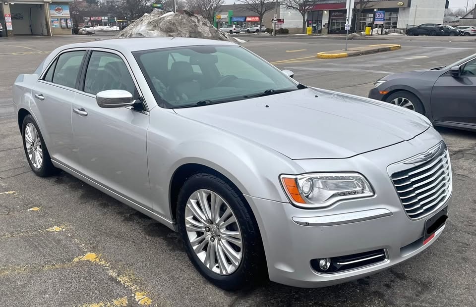 2012 Chrysler 300 Limited AWD Sedan