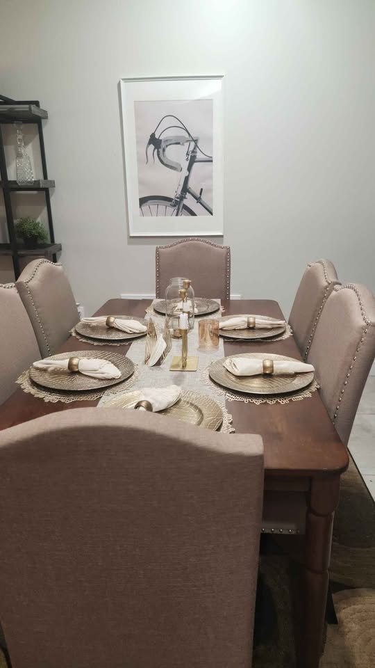 6 Dining Chairs - Elegant & Contemporary - Jersey City Pickup - photo 2