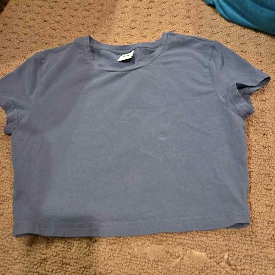 TNA size Medium tee