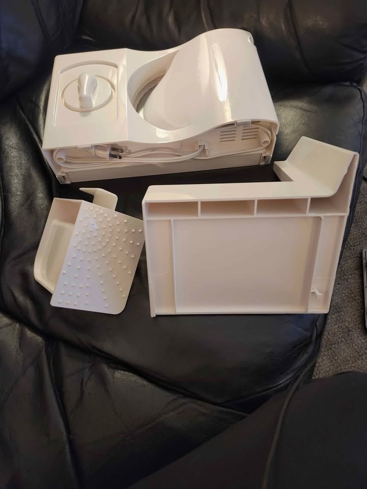 Vintage Rival Fold-Up Electric Food Slicer Model 1042-WN - photo 2