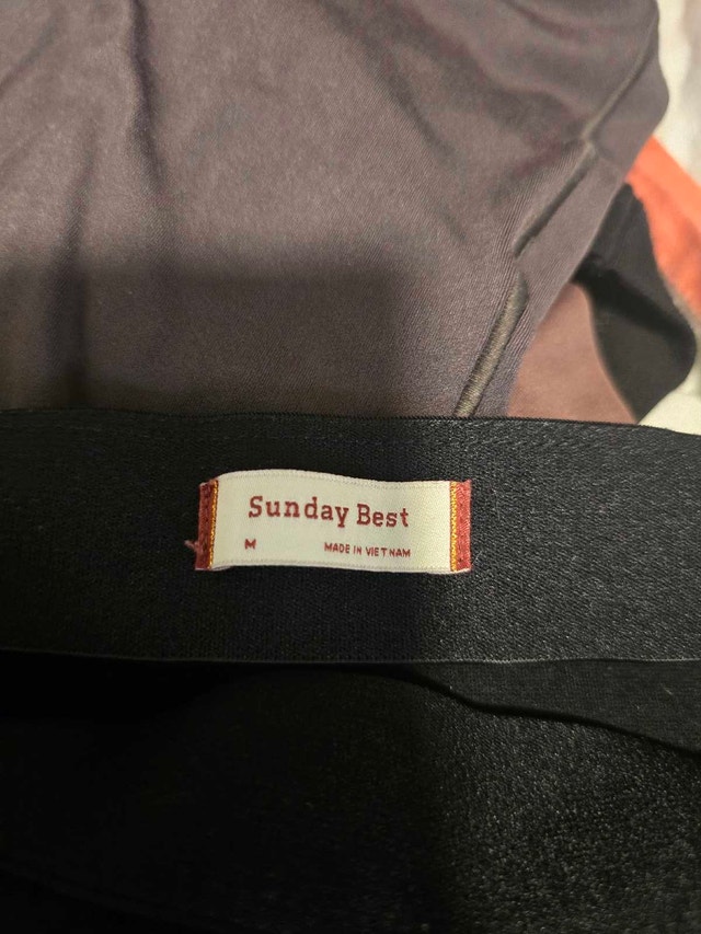 Cute fitted skirt, fits S-M black - photo 5