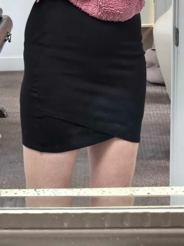 Cute fitted skirt fits S-M great condition - photo 2