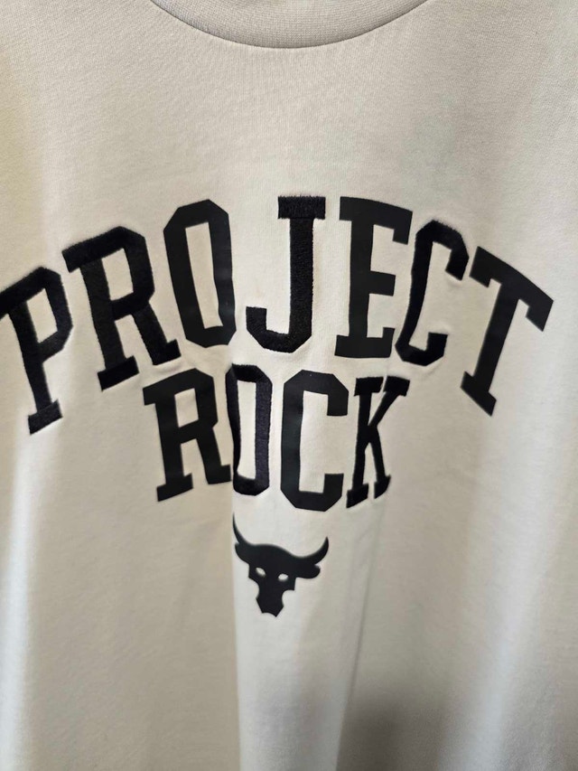 Men's S to Medium Adult T-shirt - Under Armour - photo 2