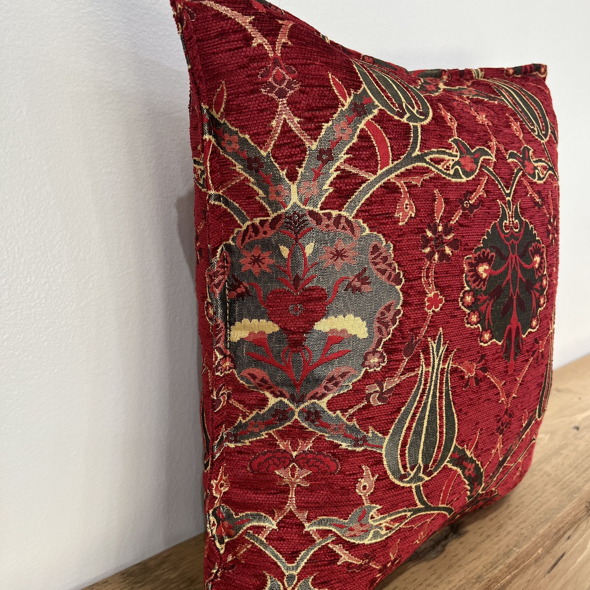 Red Kilim Pillow Cover - photo 2