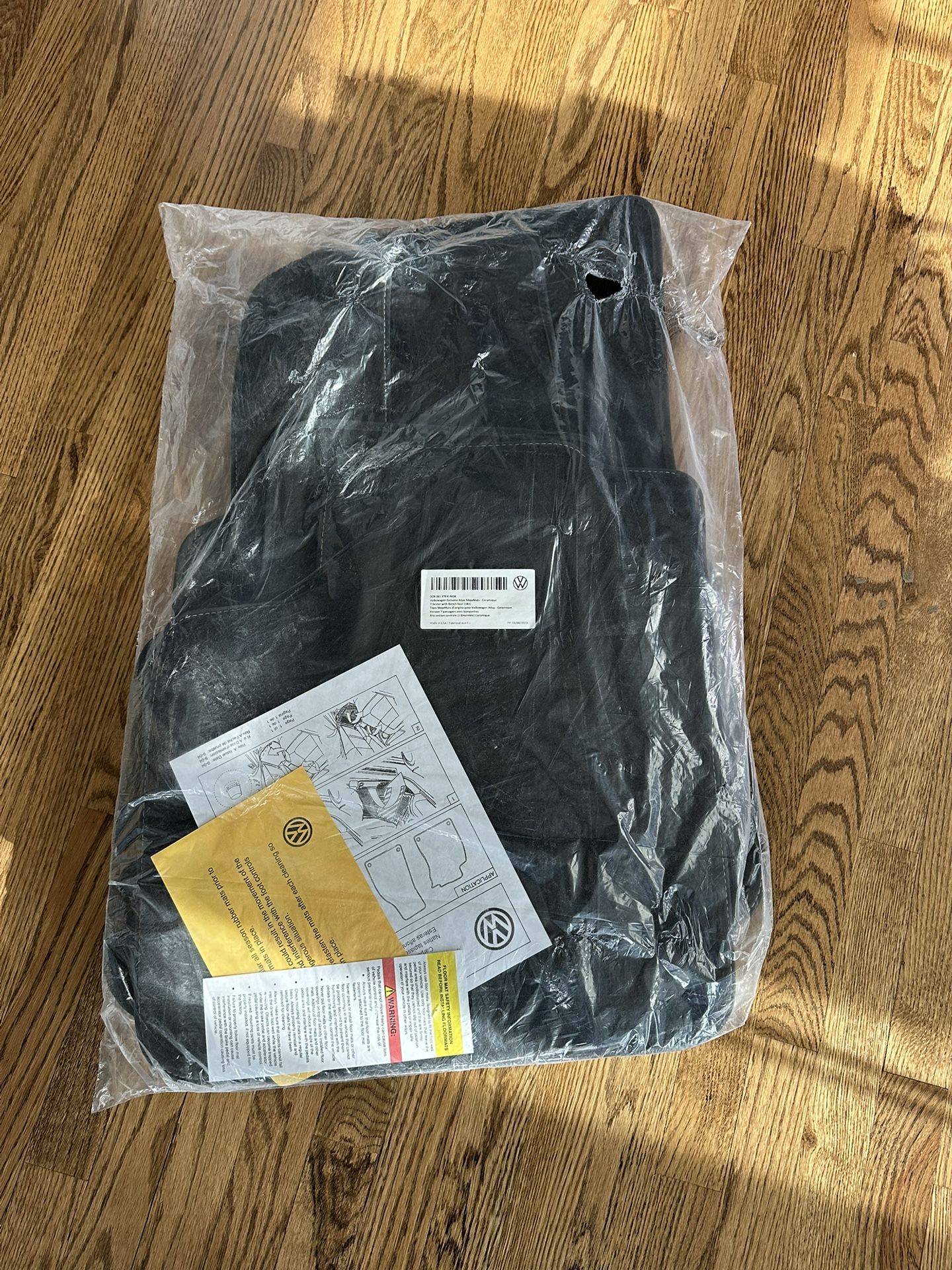 Volkswagen Atlas Mats (Original Brand New) - photo 3