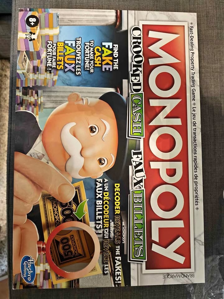 Hasbro Monopoly Crooked Cash Board Game