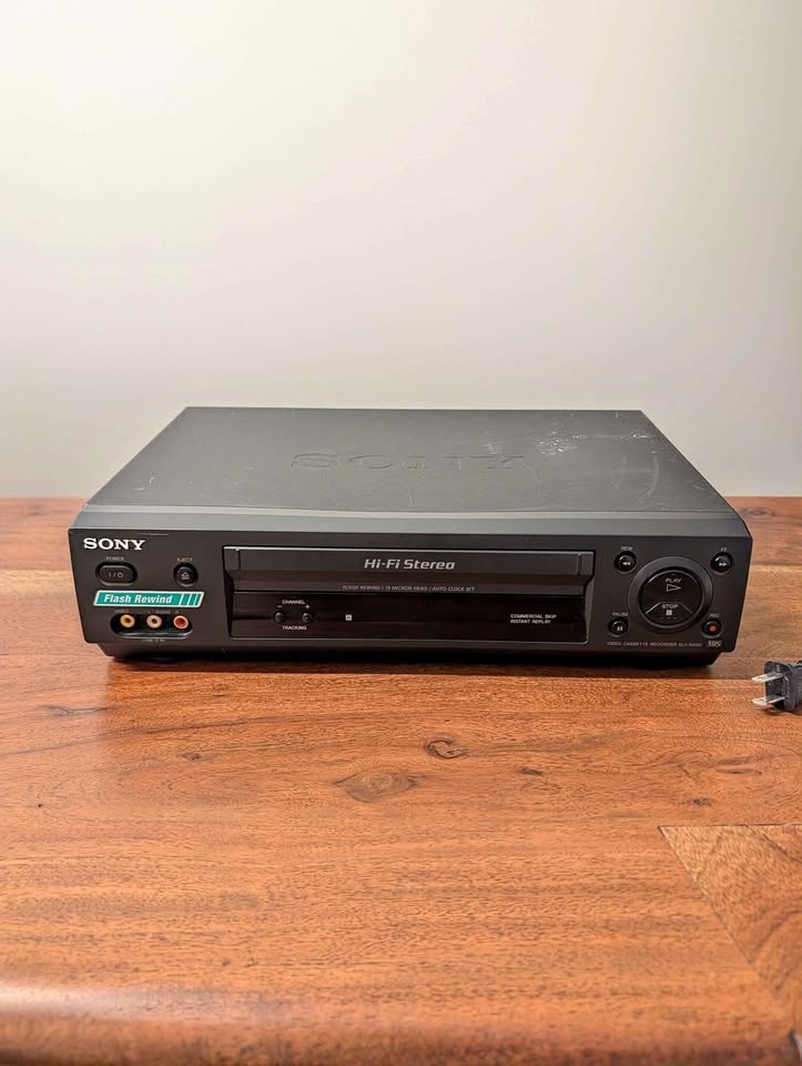 Sony VCR Vide Cassette Player Excellent Working Condition