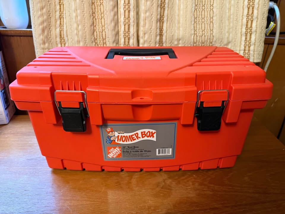 Homer box(19” tool box)- like new - photo 3