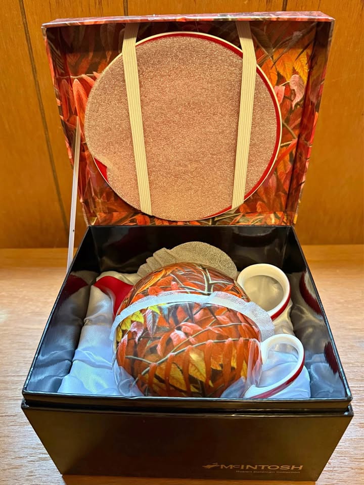 McIntosh “Cardinal & Sumac” Tea for One Set - perfect as a gift