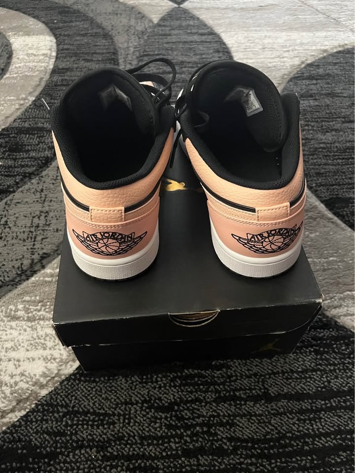 Jordan 1 Low Crimson Tint (Pink) Size 9 - photo 2