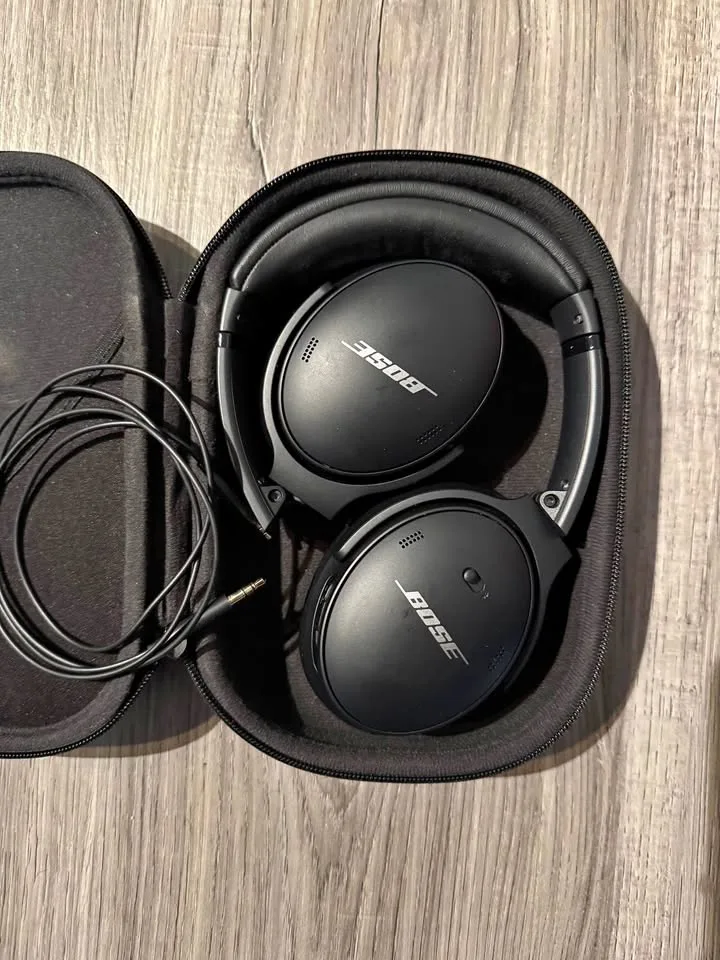 Bose QuietComfort 45 ANC Headphones thumbnail