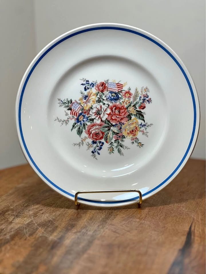 Wedgwood Ralph Lauren "Dylan's Grove" 8" Plate