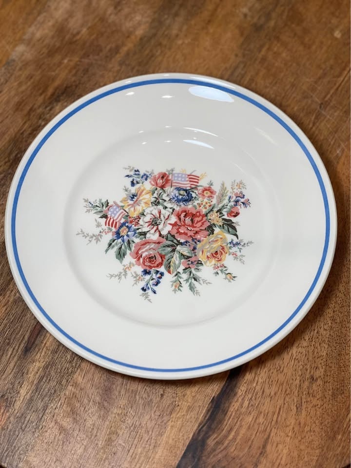 Wedgwood Ralph Lauren "Dylan's Grove" 8" Plate - photo 2