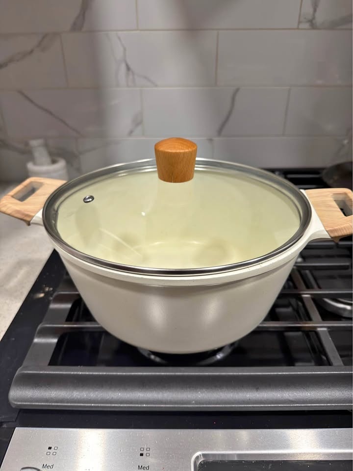 Carote Non-Stick Pots and Pans Set